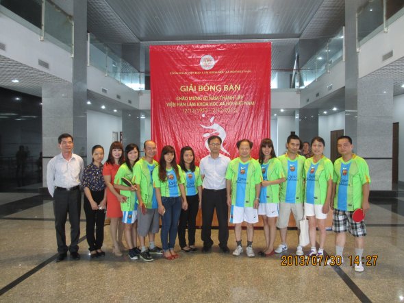 Viện Đông Bắc Á đạt thành tích cao trong giải bóng bàn 2013