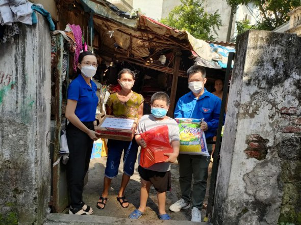 Chi đoàn cơ sở Viện Nghiên cứu Đông Bắc Á triển khai Chương trình “Triệu túi an sinh” trên địa bàn thành phố Hà Nội