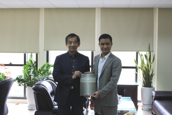 Lãnh đạo Viện Nghiên cứu Đông Bắc Á làm việc với GS.Shimane Katsumi, nguyên Trưởng Khoa xã hội học, Đại học Senshu