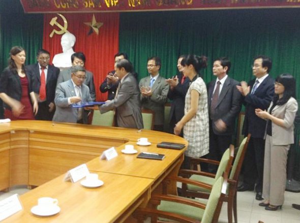 Lễ kí kết thỏa thuận hợp tác giữa Viện Nghiên cứu Đông Bắc Á với Viện Nghiên cứu Quốc tế thuộc Viện Hàn Lâm Khoa Học Mông Cổ