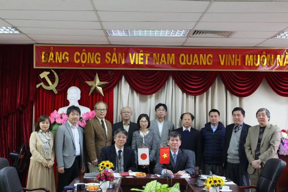 Lễ gia hạn thỏa thuận hợp tác giữa Viện Nghiên cứu Đông Bắc Á, Viện Hàn lâm Khoa học xã hội Việt Nam và Viện Khoa học xã hội, Đại học Senshu (Nhật Bản)