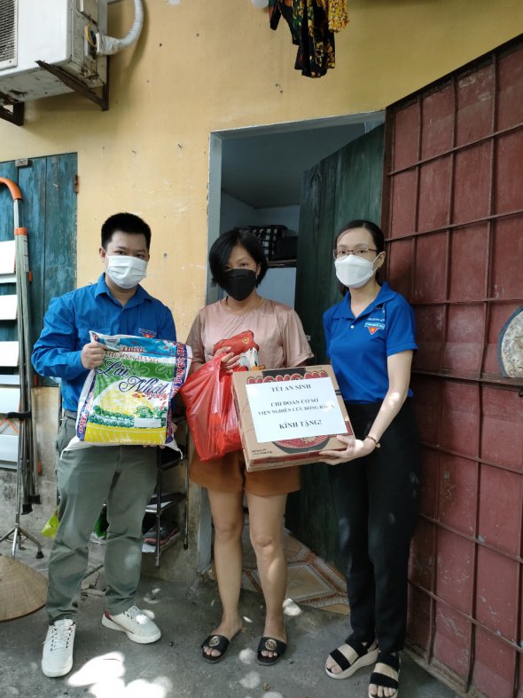 Chi đoàn cơ sở Viện Nghiên cứu Đông Bắc Á triển khai Chương trình “Triệu túi an sinh” trên địa bàn thành phố Hà Nội